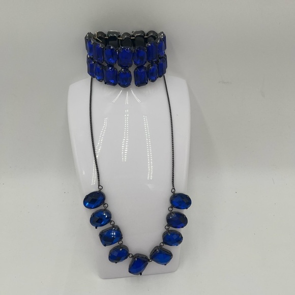 Elegant Vintage Blue Gemstone Necklace with Matching Bracelet – Lovely Pre-Loved - Picture 4 of 9